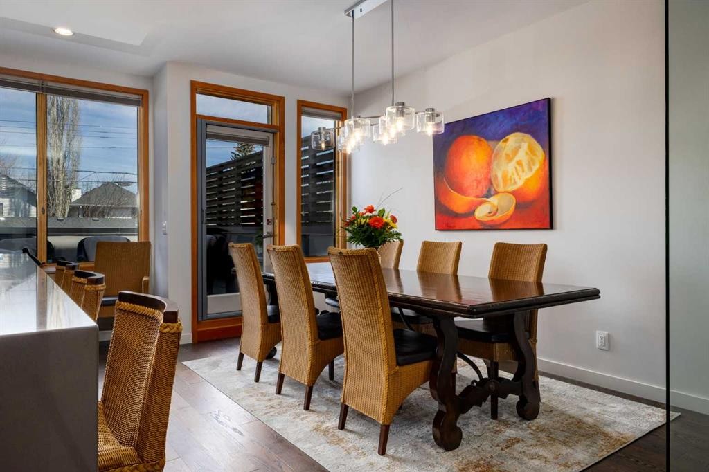 2138 28 Avenue Sw, Calgary, AB - Indoor Photo Showing Dining Room