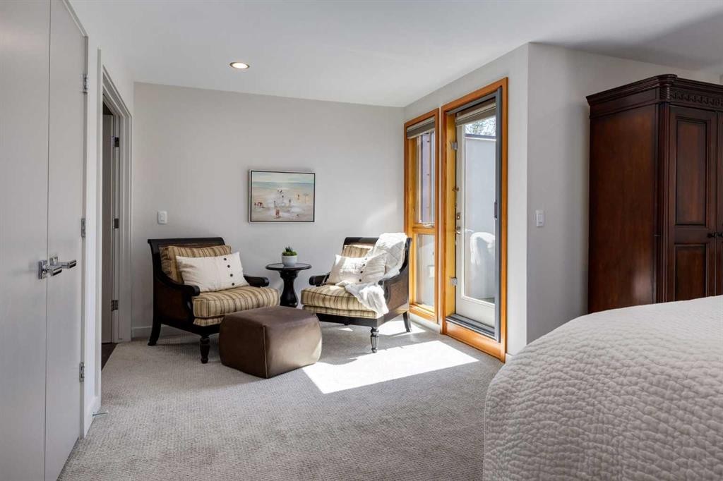 2138 28 Avenue Sw, Calgary, AB - Indoor