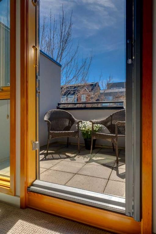 2138 28 Avenue Sw, Calgary, AB -