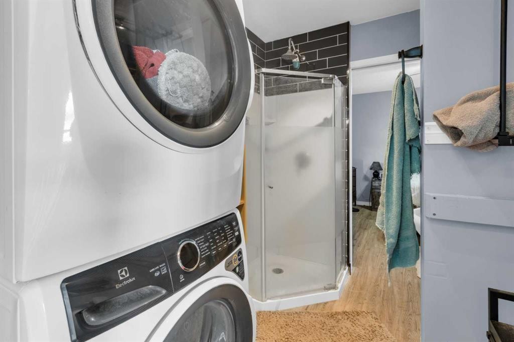 23 Beaver Place, Beiseker, AB - Indoor Photo Showing Laundry Room