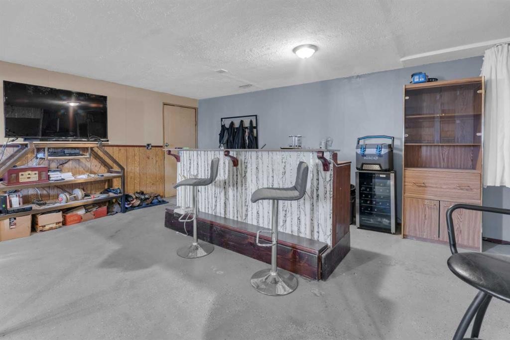 23 Beaver Place, Beiseker, AB - Indoor