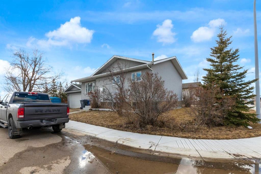 23 Beaver Place, Beiseker, AB - Outdoor
