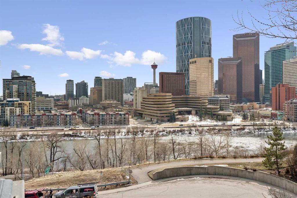 707-320 Meredith Road Ne, Calgary, AB - Outdoor With View
