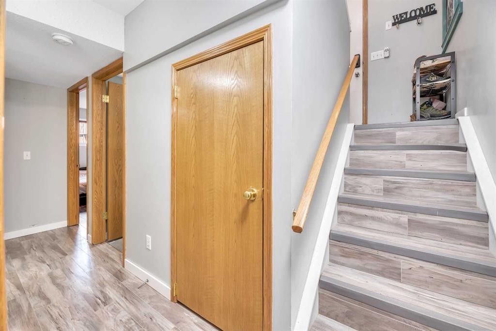 224B 5 Avenue, Strathmore, AB - Indoor Photo Showing Other Room