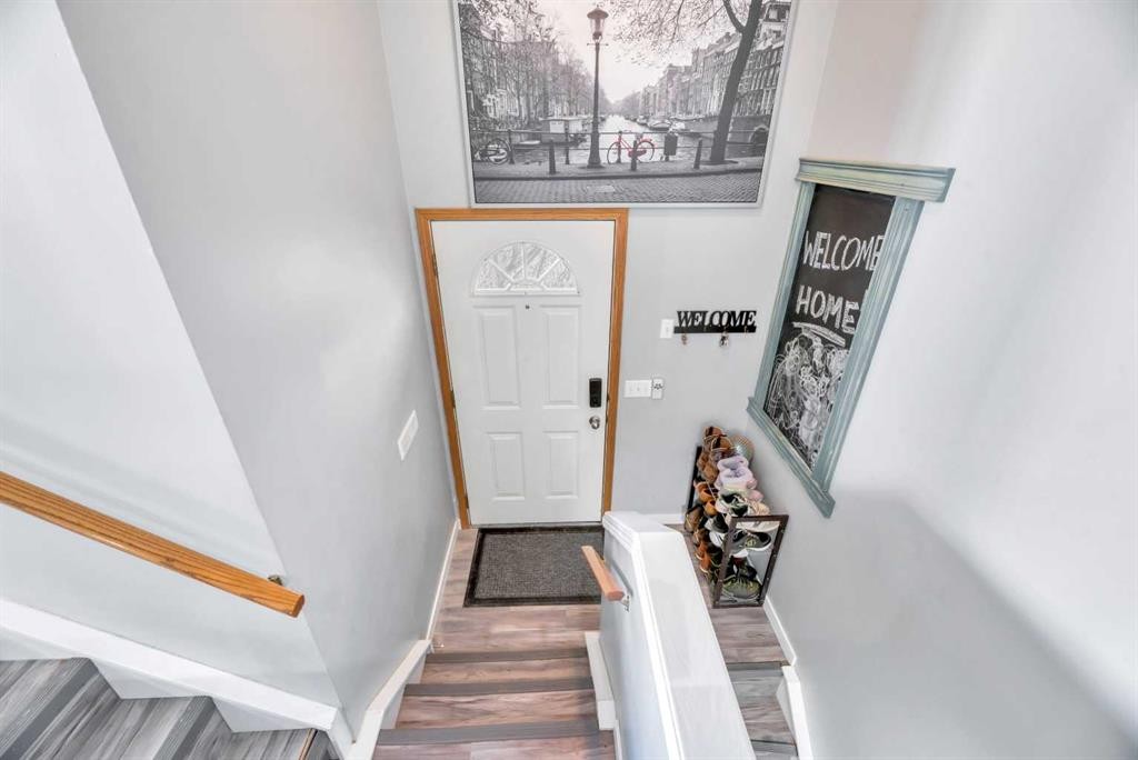 224B 5 Avenue, Strathmore, AB - Indoor Photo Showing Other Room