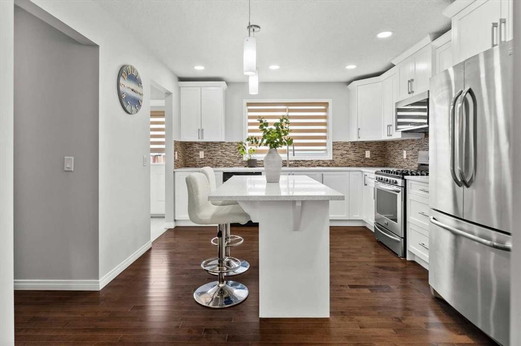48 Walgrove Green Se, Calgary, AB - Indoor Photo Showing Kitchen With Stainless Steel Kitchen With Upgraded Kitchen