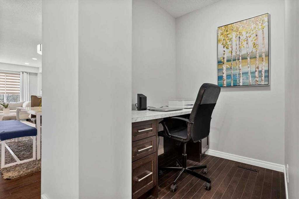 48 Walgrove Green Se, Calgary, AB - Indoor Photo Showing Office