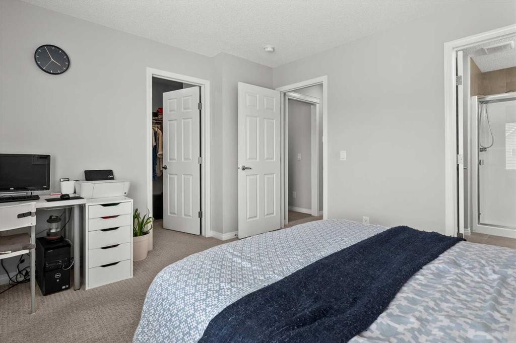 48 Walgrove Green Se, Calgary, AB - Indoor Photo Showing Bedroom