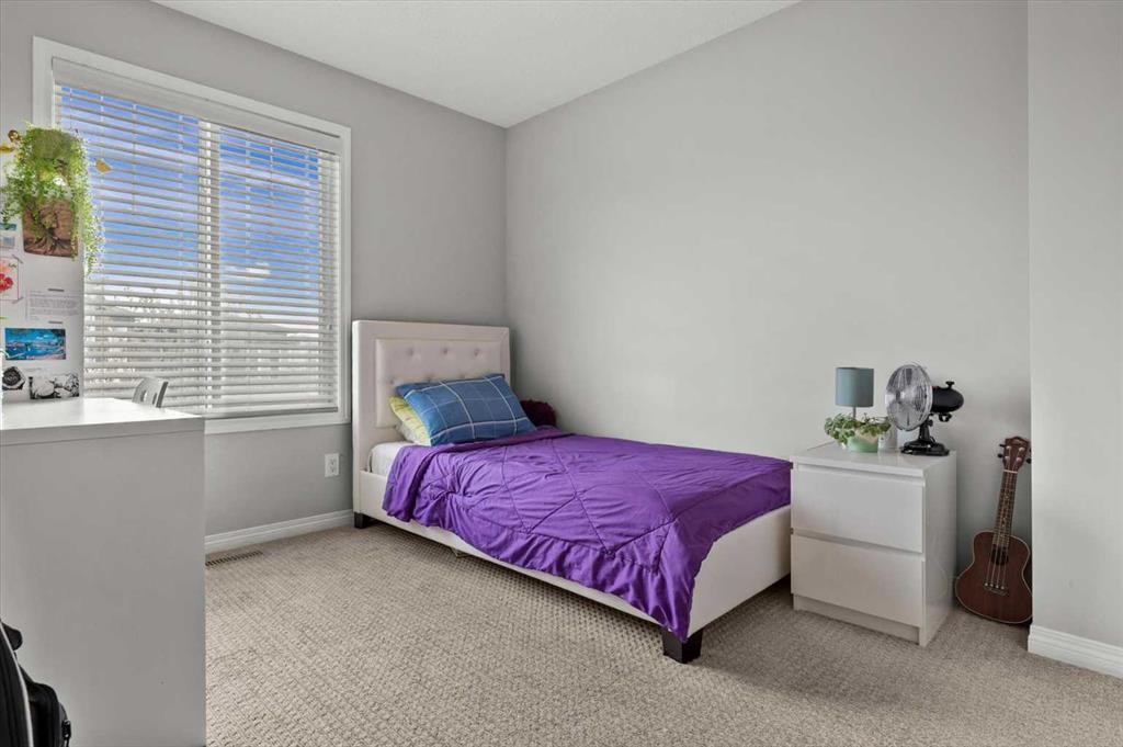 48 Walgrove Green Se, Calgary, AB - Indoor Photo Showing Bedroom