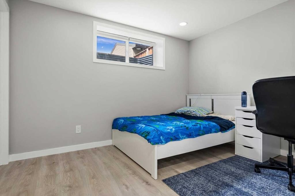 48 Walgrove Green Se, Calgary, AB - Indoor Photo Showing Bedroom