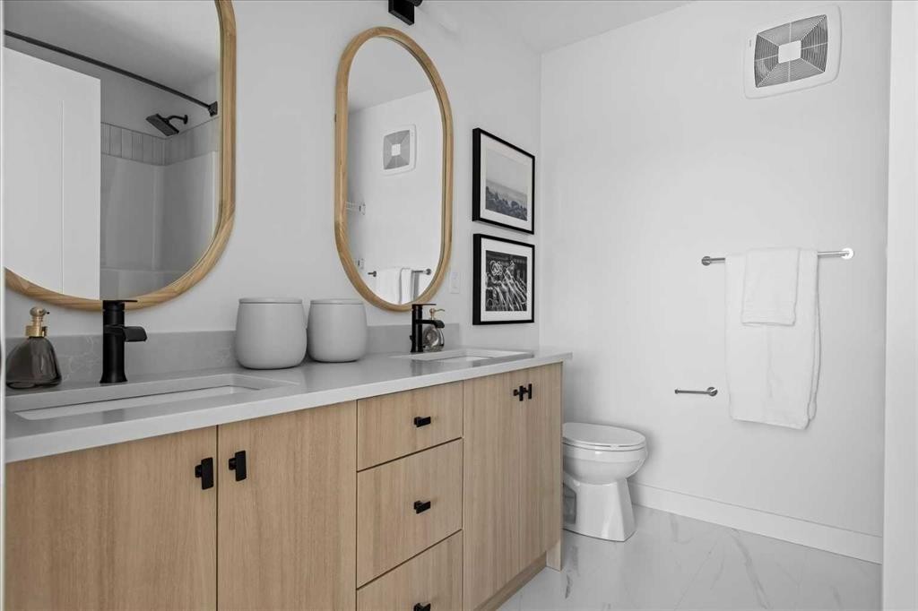 198 Greystone Boulevard, Cochrane, AB - Indoor Photo Showing Bathroom