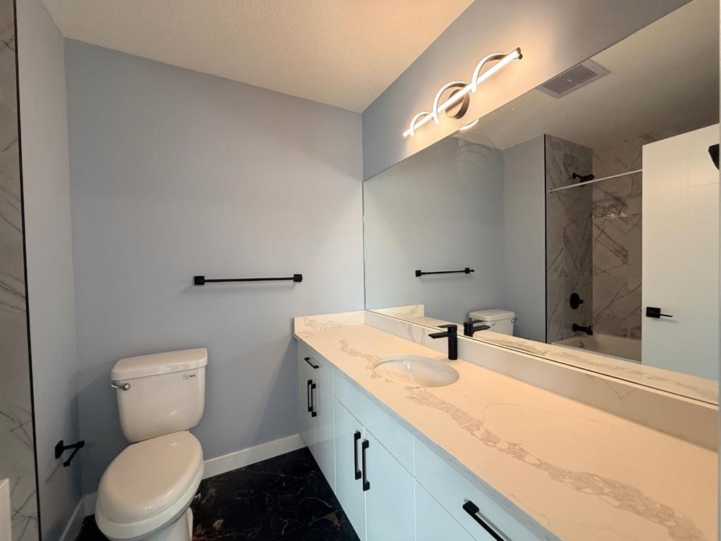 1995 Mccaskill Drive, Crossfield, AB - Indoor Photo Showing Bathroom