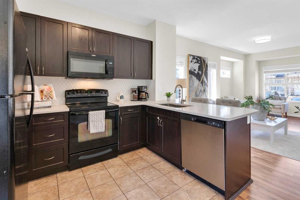 112 Ranch Ridge Meadow, Strathmore, AB - Indoor Photo Showing Kitchen