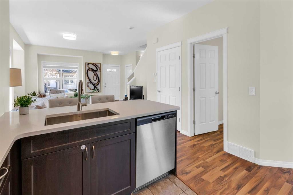 112 Ranch Ridge Meadow, Strathmore, AB - Indoor Photo Showing Kitchen