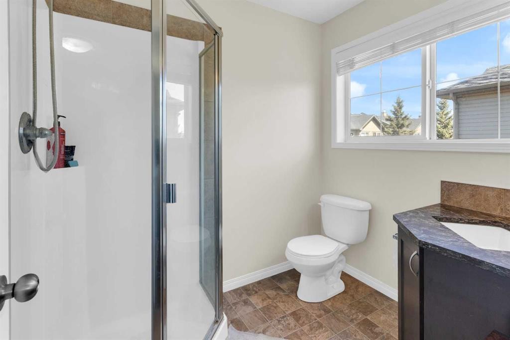 112 Ranch Ridge Meadow, Strathmore, AB - Indoor Photo Showing Bathroom