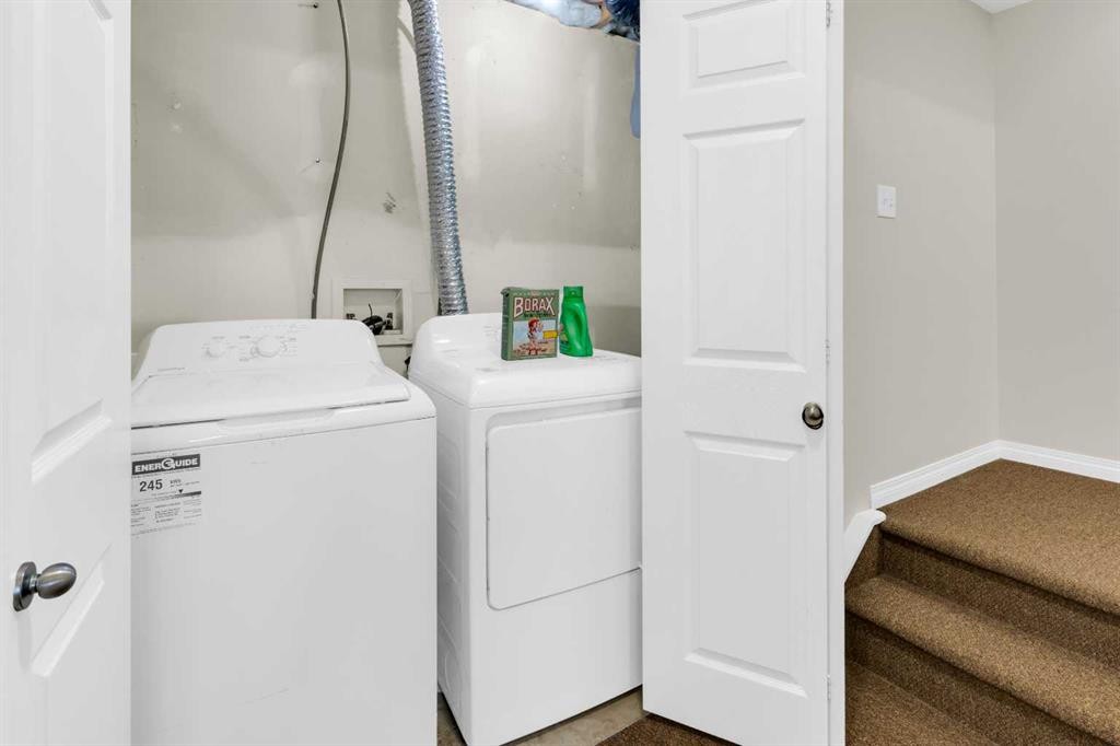 112 Ranch Ridge Meadow, Strathmore, AB - Indoor Photo Showing Laundry Room