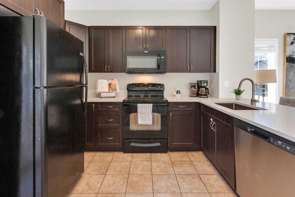112 Ranch Ridge Meadow, Strathmore, AB - Indoor Photo Showing Kitchen