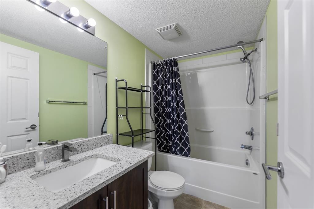 3306-279 Copperpond Common Se, Calgary, AB - Indoor Photo Showing Bathroom
