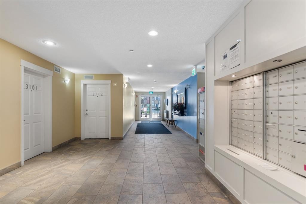 3306-279 Copperpond Common Se, Calgary, AB - Indoor Photo Showing Other Room