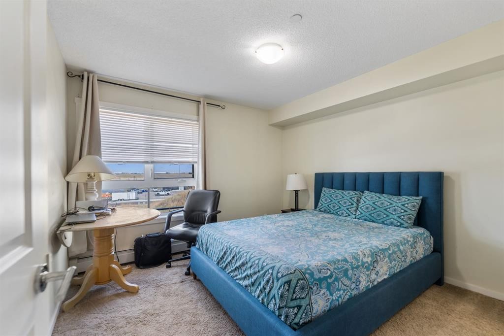 3306-279 Copperpond Common Se, Calgary, AB - Indoor Photo Showing Bedroom