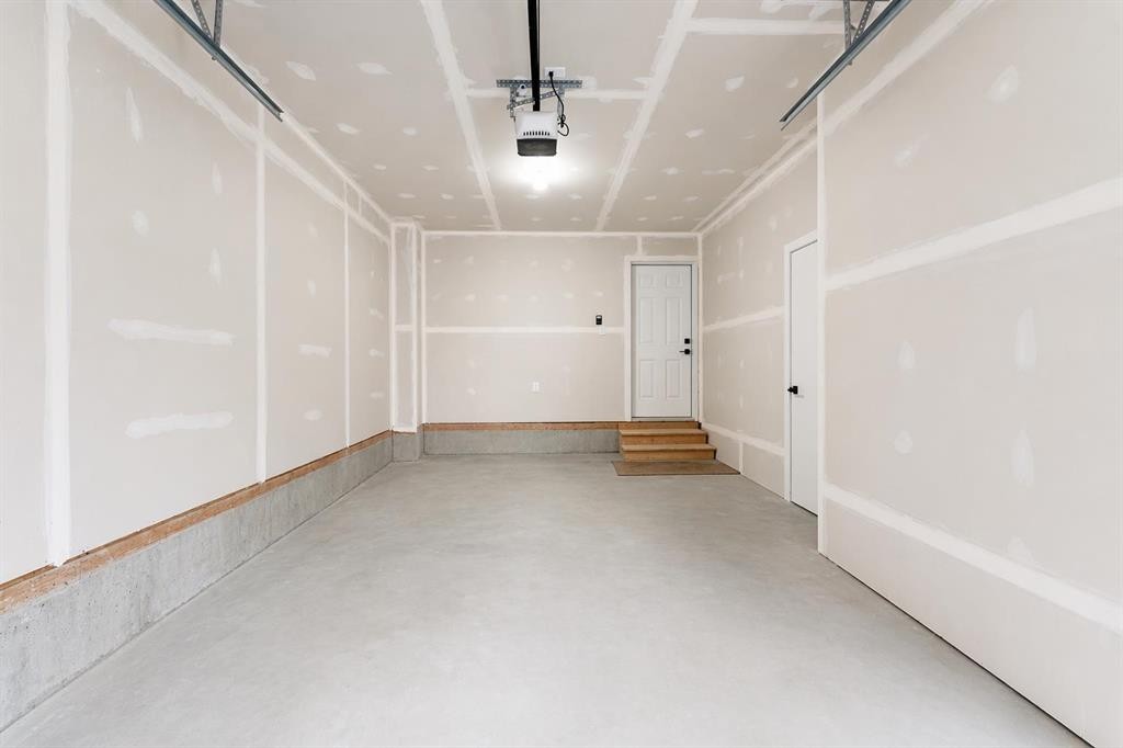 4909 88 Avenue Ne, Calgary, AB - Indoor Photo Showing Other Room