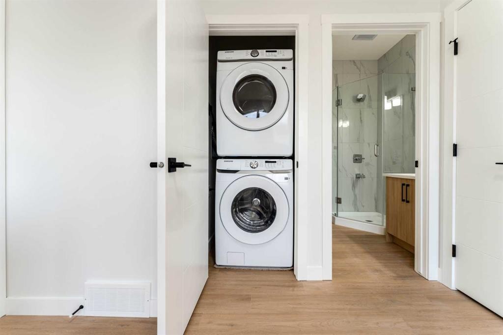 4909 88 Avenue Ne, Calgary, AB - Indoor Photo Showing Laundry Room