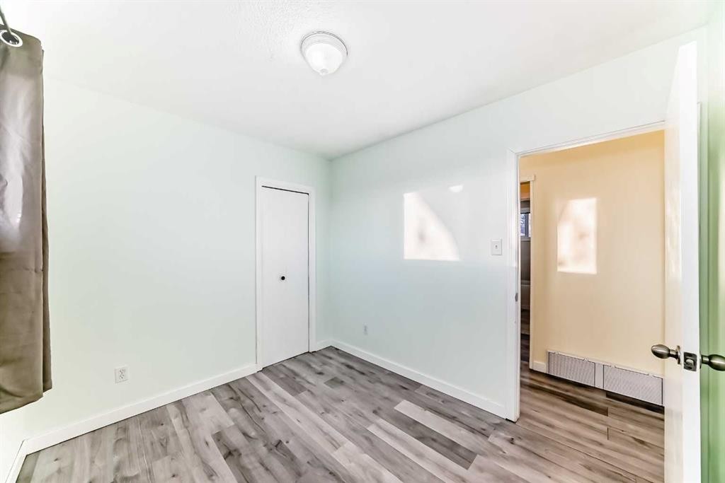 1511 43 Street Se, Calgary, AB - Indoor Photo Showing Other Room