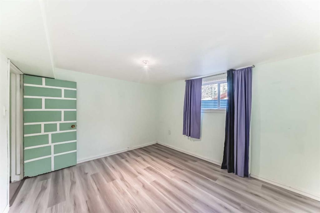 1511 43 Street Se, Calgary, AB - Indoor Photo Showing Other Room