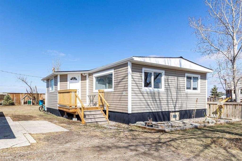 228 Railway Avenue, Mossleigh, AB - Outdoor