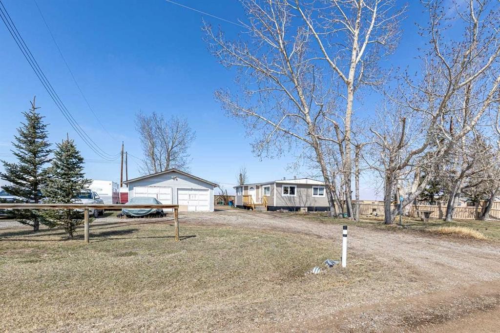 228 Railway Avenue, Mossleigh, AB - Outdoor