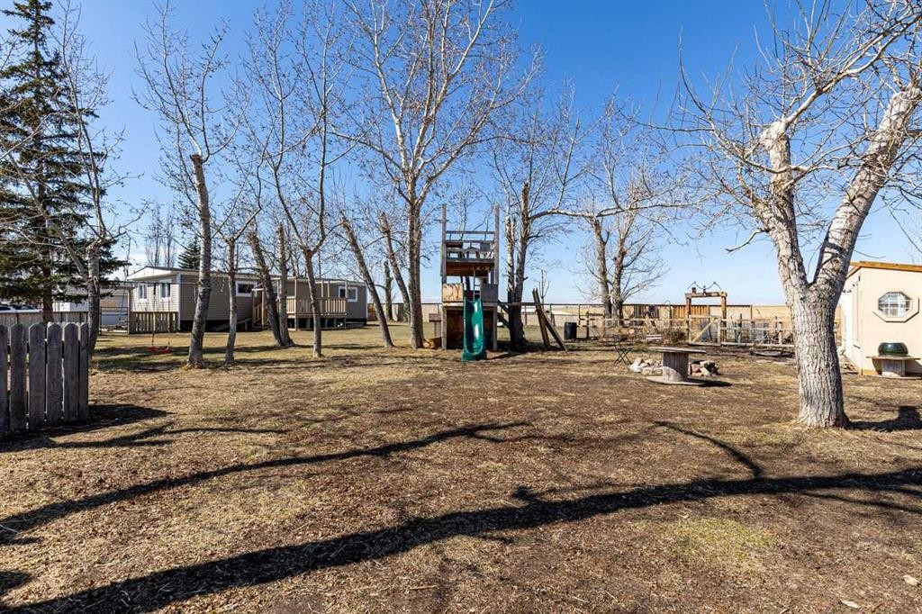 228 Railway Avenue, Mossleigh, AB - Outdoor