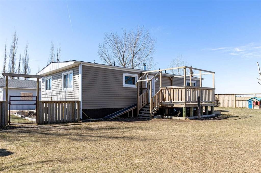 228 Railway Avenue, Mossleigh, AB - Outdoor