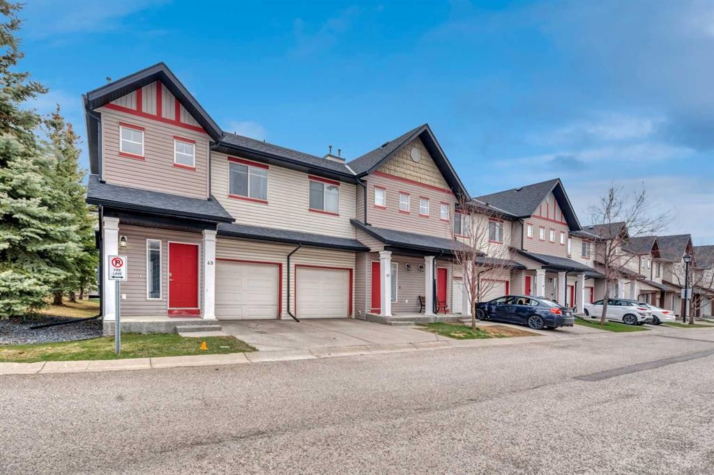 49 Everridge Gardens Sw, Calgary, AB - Outdoor With Facade