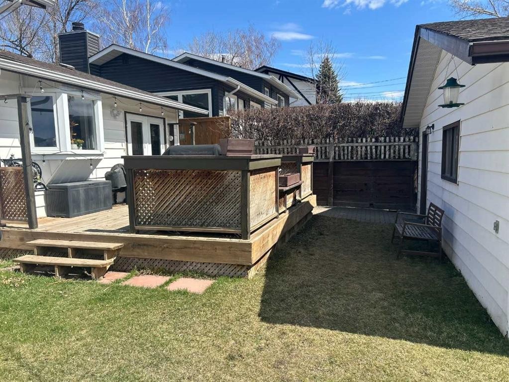123 Franklin Drive Se, Calgary, AB - Outdoor With Exterior