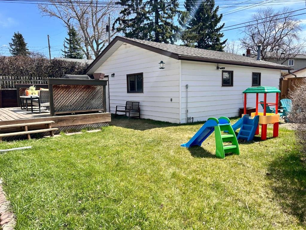 123 Franklin Drive Se, Calgary, AB - Outdoor With Exterior