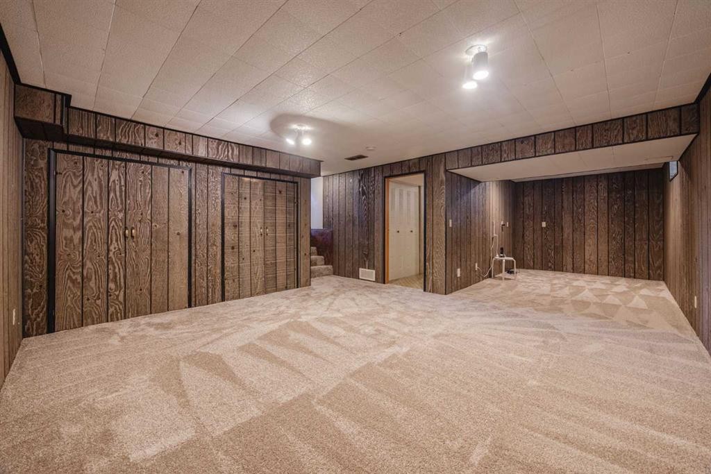 128 Silver Ridge, Calgary, AB - Indoor