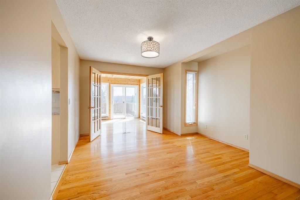 128 Silver Ridge, Calgary, AB - Indoor Photo Showing Other Room