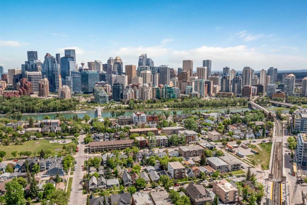 922 2 Avenue Nw, Calgary, AB - Outdoor With View