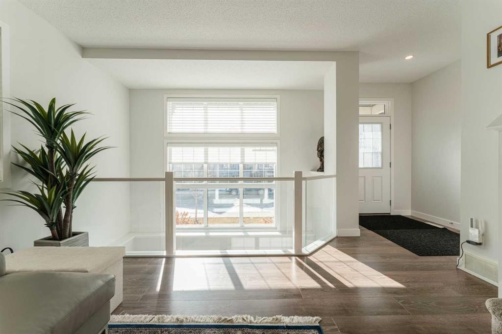 318 Masters Row Se, Calgary, AB - Indoor Photo Showing Other Room