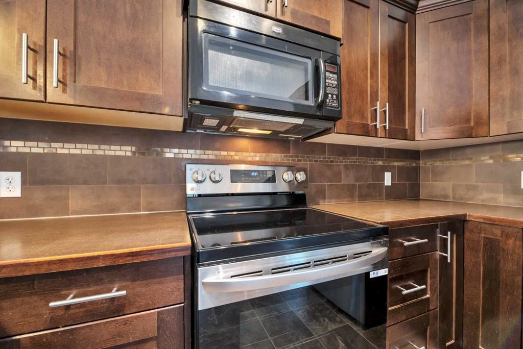 238 Ranch Ridge Meadow, Strathmore, AB - Indoor Photo Showing Kitchen
