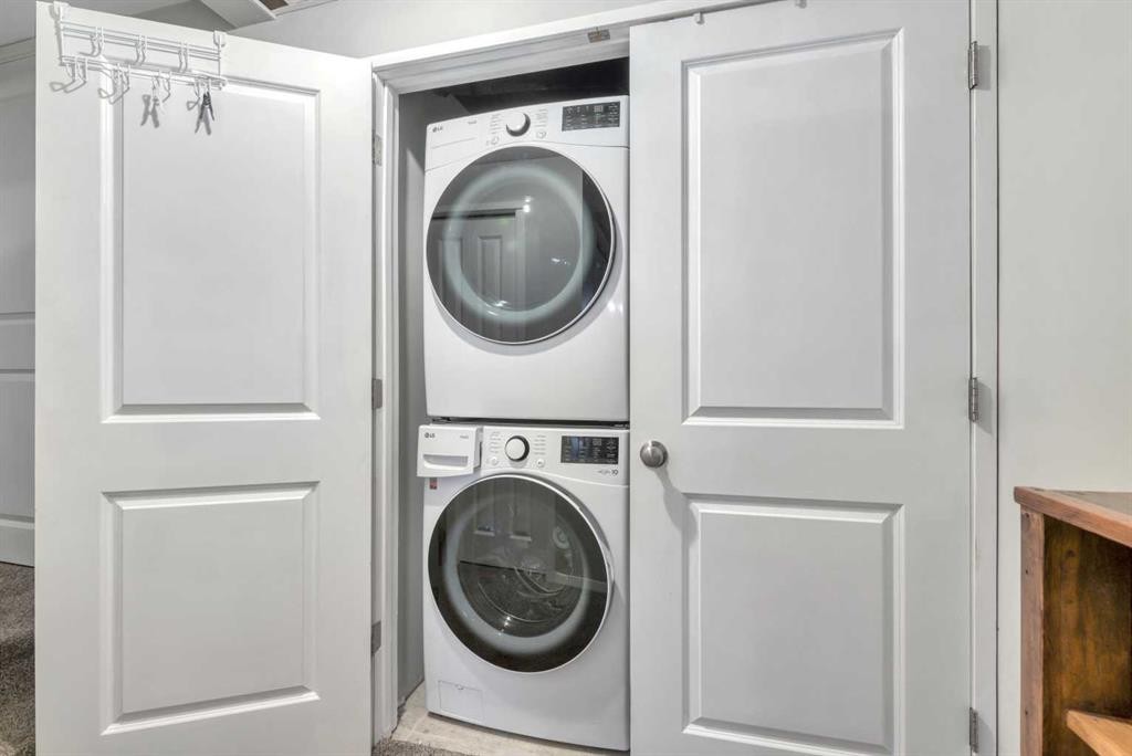238 Ranch Ridge Meadow, Strathmore, AB - Indoor Photo Showing Laundry Room