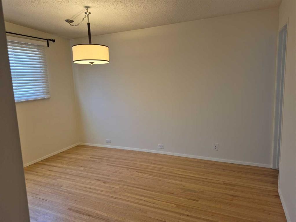 3415 Benton Drive Nw, Calgary, AB - Indoor Photo Showing Other Room