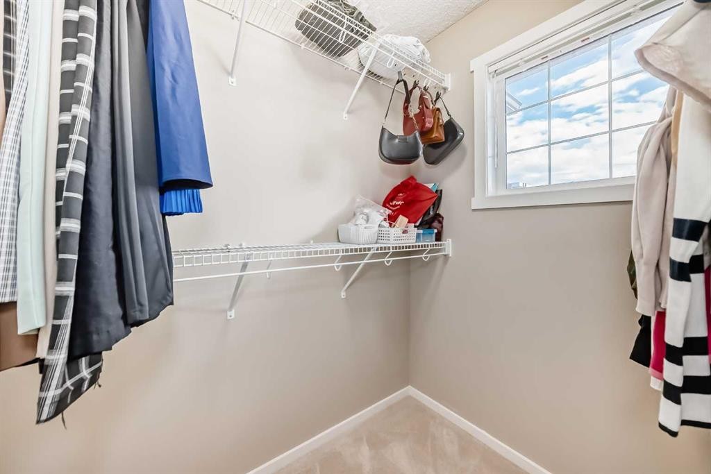 120 Evansridge Court Nw, Calgary, AB - Indoor With Storage