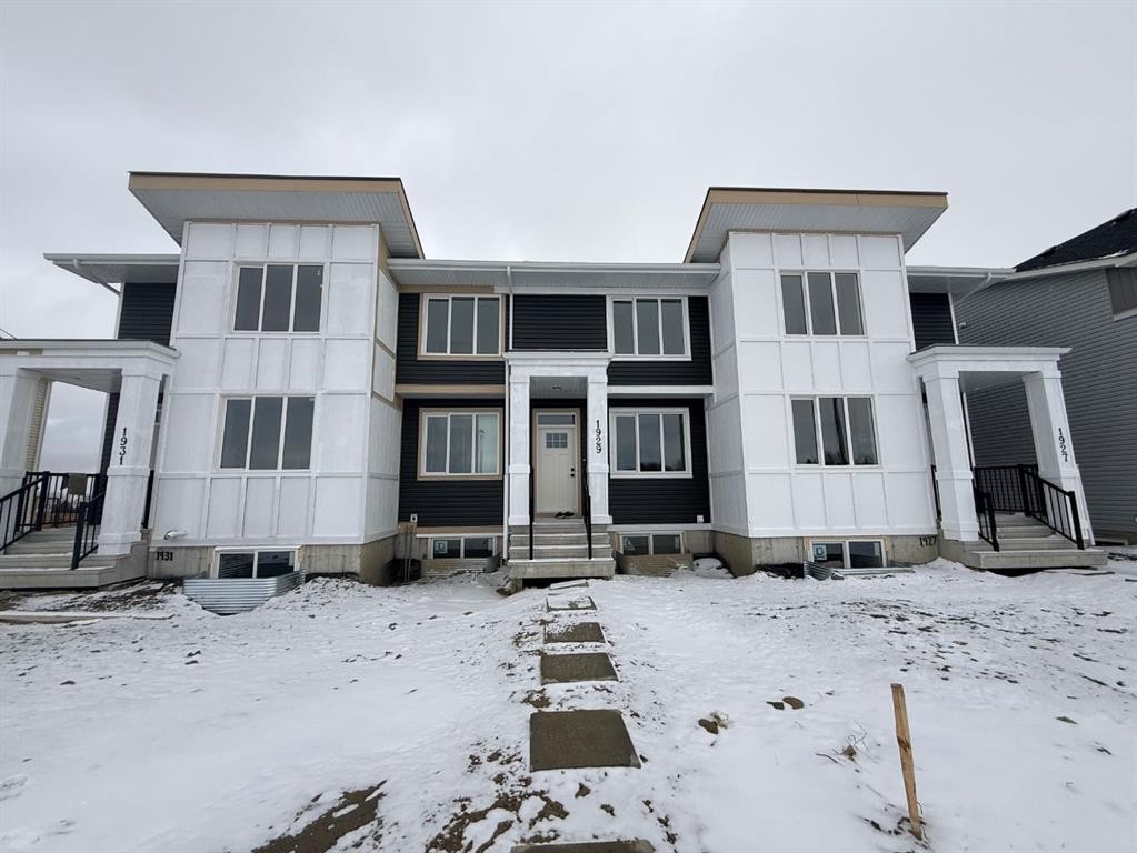 1927 Mccaskill Drive, Crossfield, AB - Outdoor With Facade