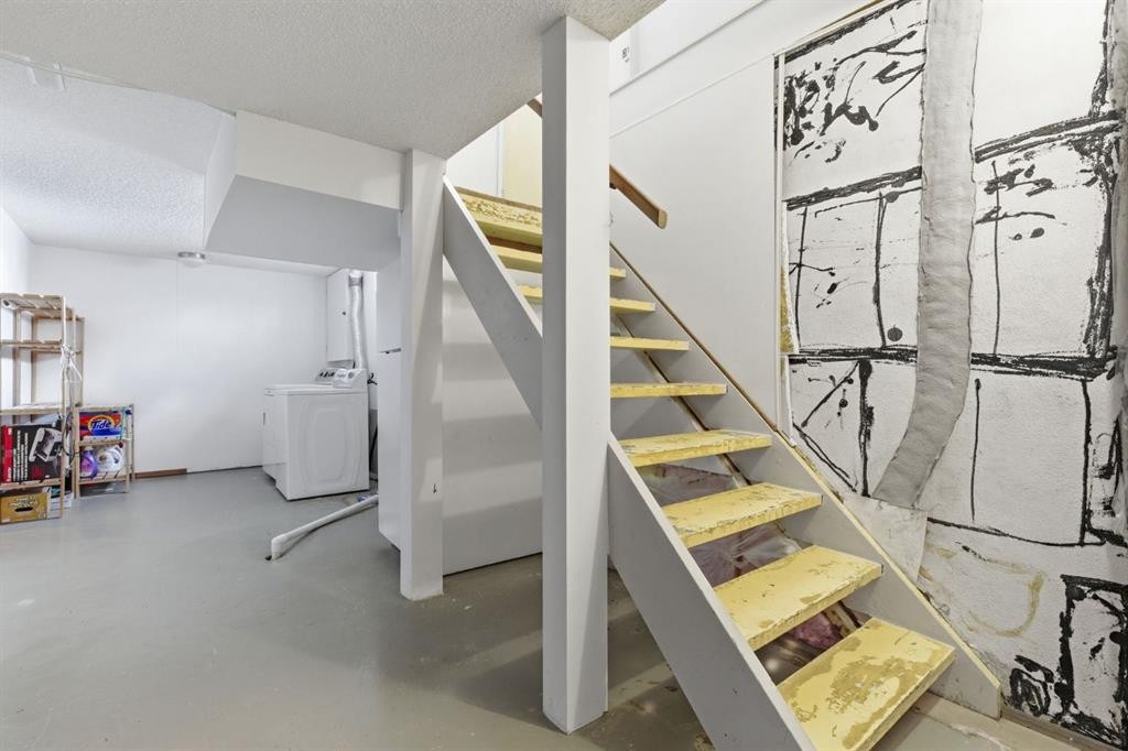 5044 Norris Road Nw, Calgary, AB - Indoor