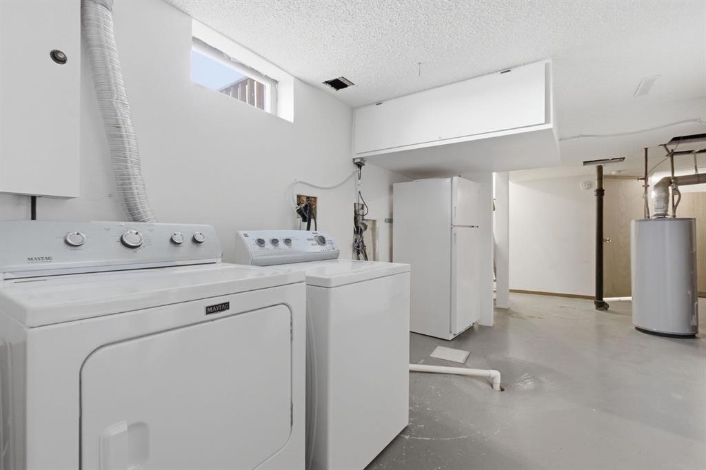 5044 Norris Road Nw, Calgary, AB - Indoor Photo Showing Laundry Room
