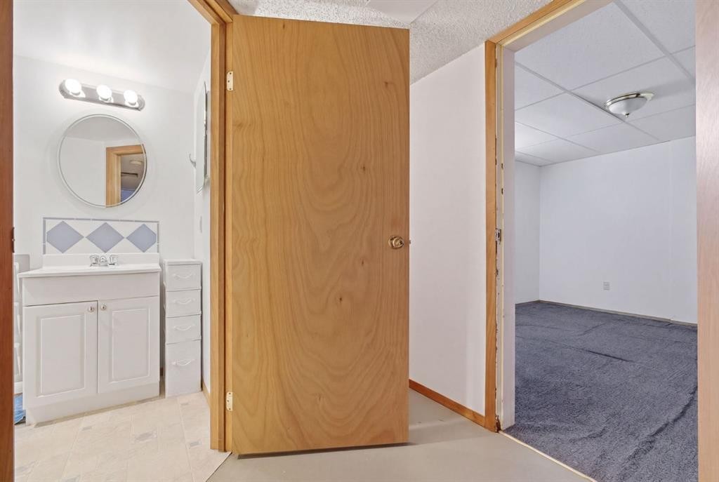 5044 Norris Road Nw, Calgary, AB - Indoor