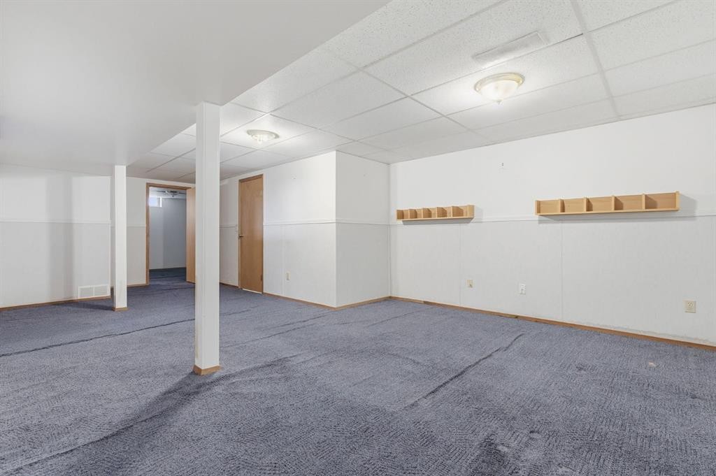 5044 Norris Road Nw, Calgary, AB - Indoor Photo Showing Other Room