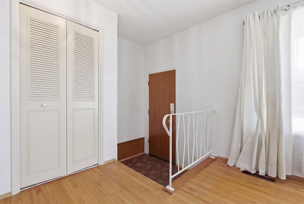 5044 Norris Road Nw, Calgary, AB - Indoor