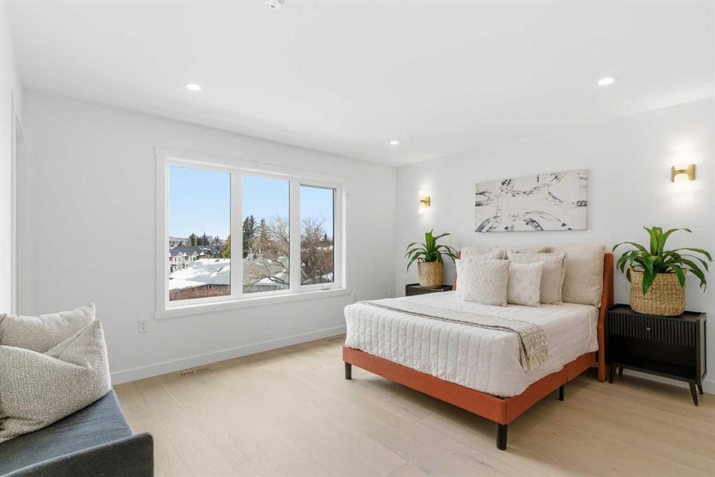 2119 Mackay Road Nw, Calgary, AB - Indoor Photo Showing Bedroom